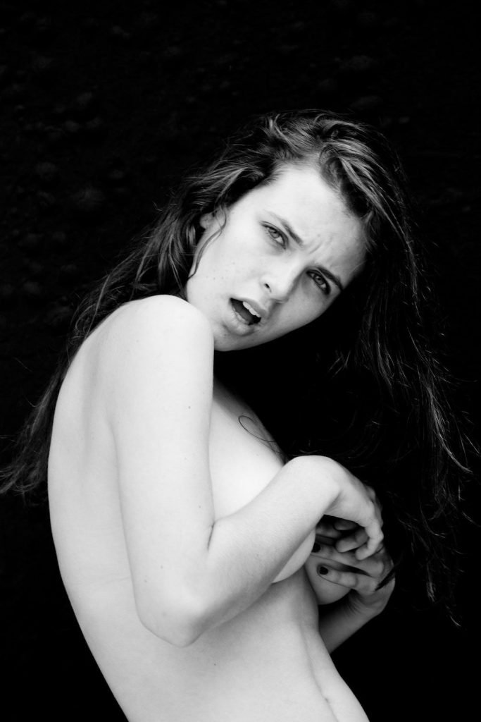 Kathleen Sorbara Topless (14 Photos)