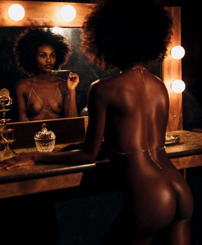 Milan Dixon Nude &amp; Sexy (22 Photos)