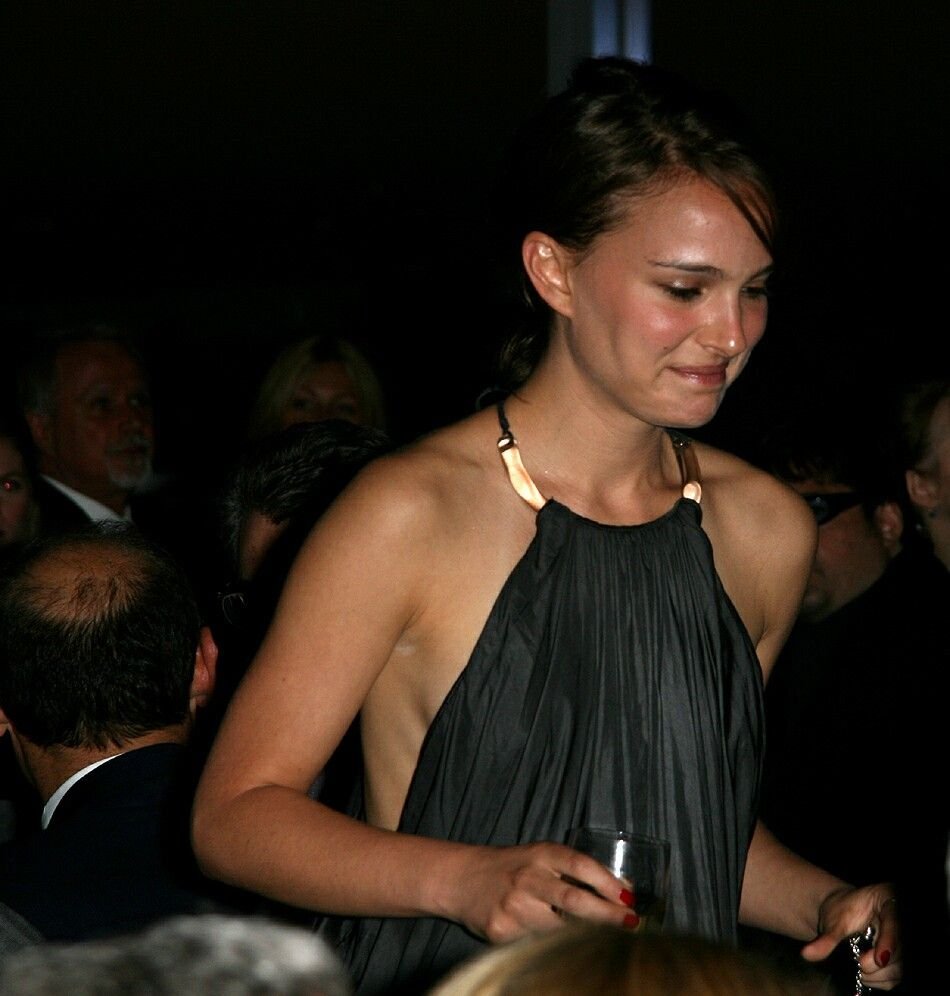 Natalie Portman Sideboob (9 Photos)