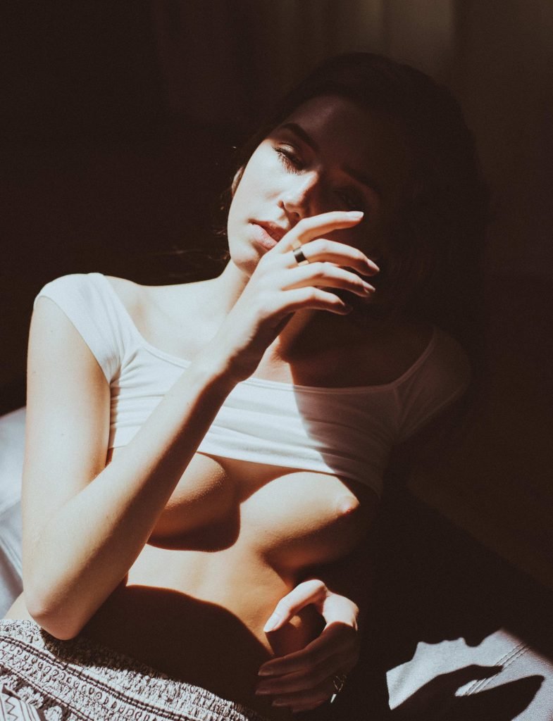 Briahna Gilbert Nude &amp; Sexy (32 Photos)
