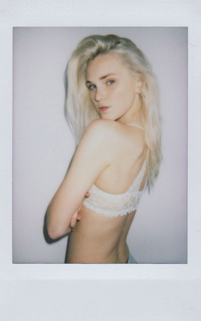 Alexa Reynen Sexy &amp; Topless (12 Photos)