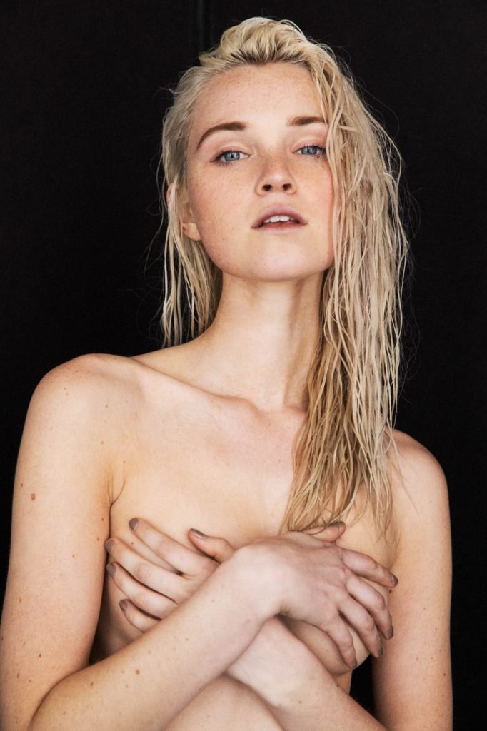 Alexa Reynen Sexy &amp; Topless (12 Photos)