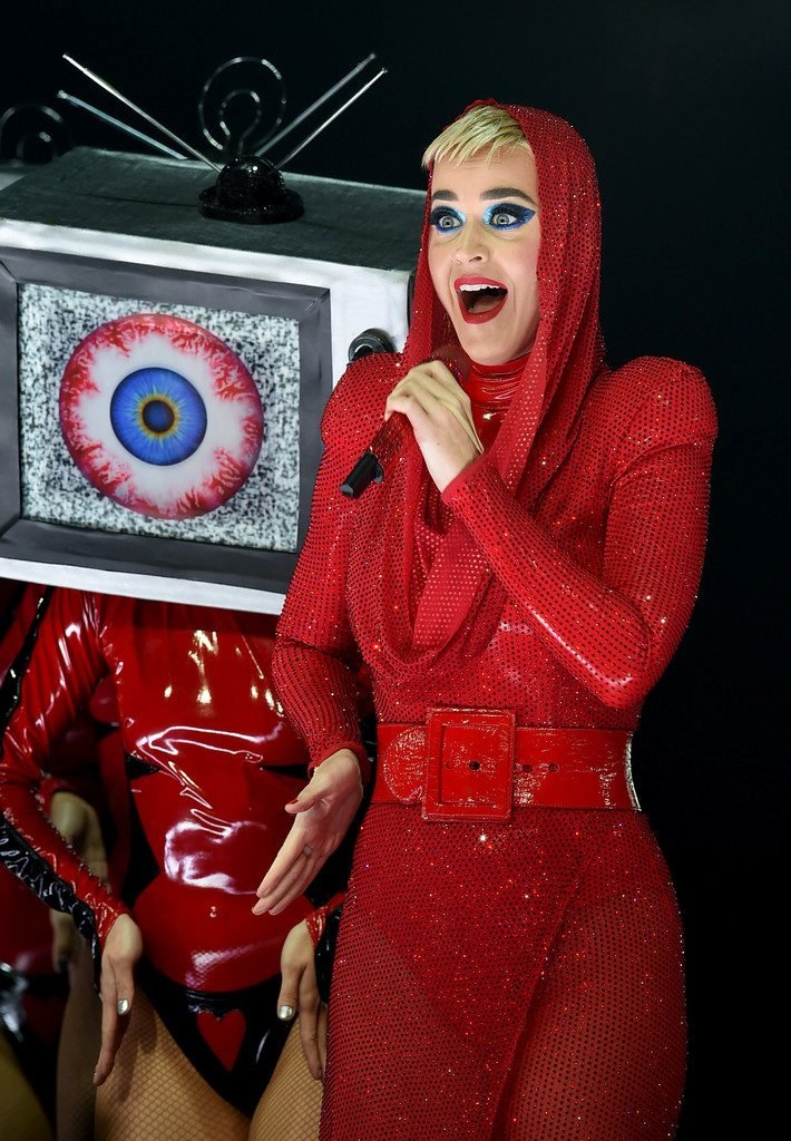 Katy Perry Sexy (34 Photos + Video)
