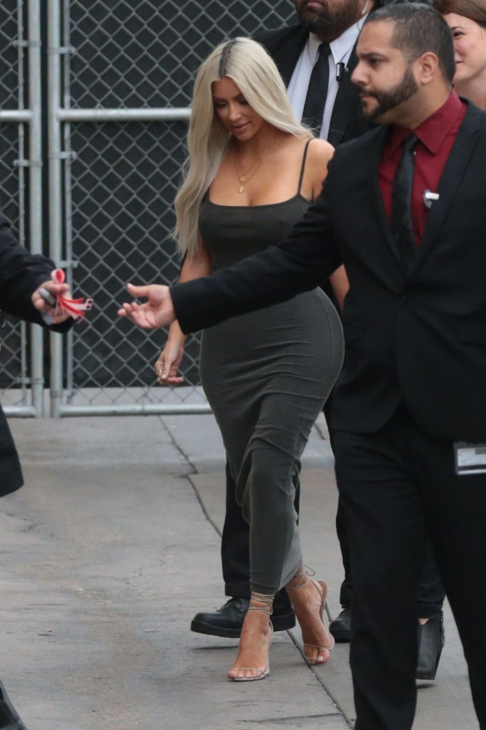 Kim Kardashian Sexy (30 Photos + Video)