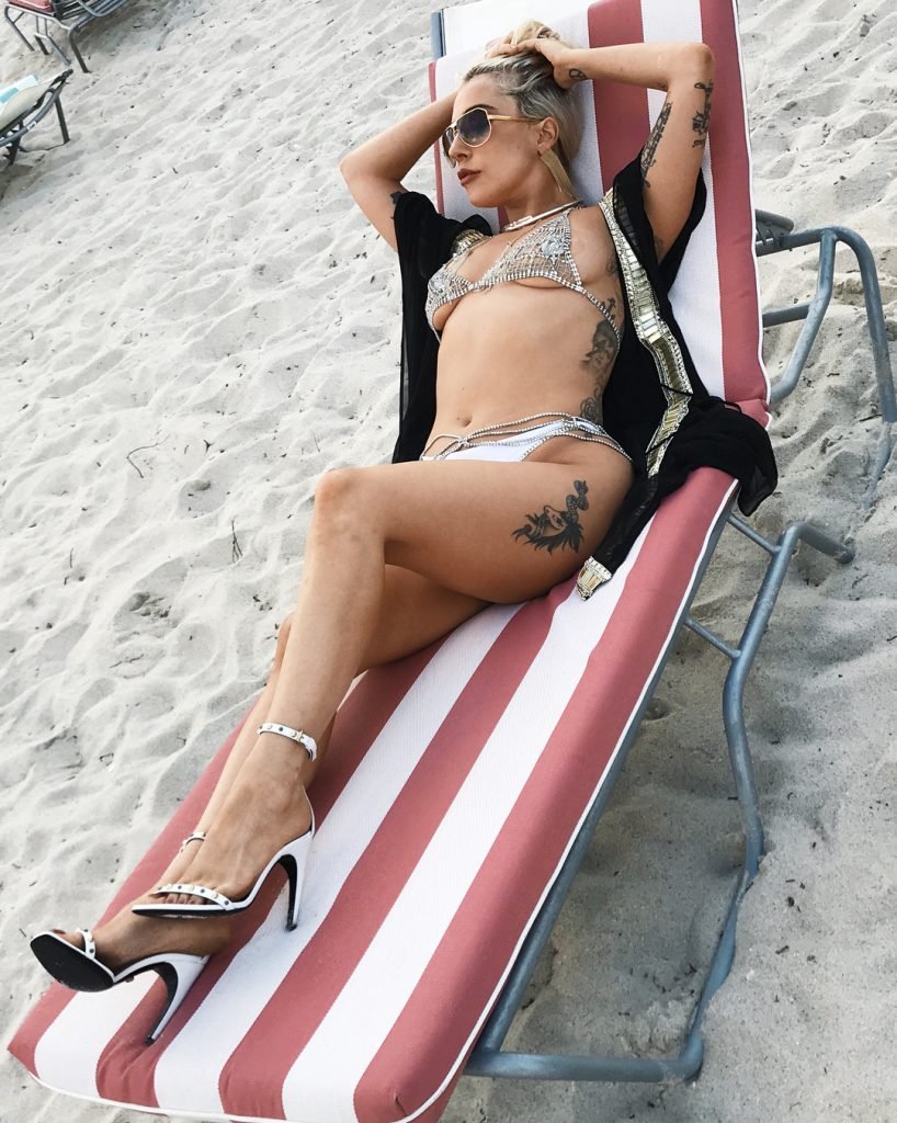 Lady Gaga Sexy (5 New Photos)