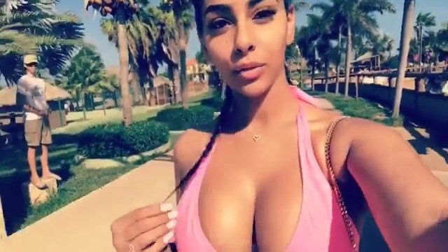 Ayisha Diaz Sexy (19 Photos + Gifs &amp; Video)