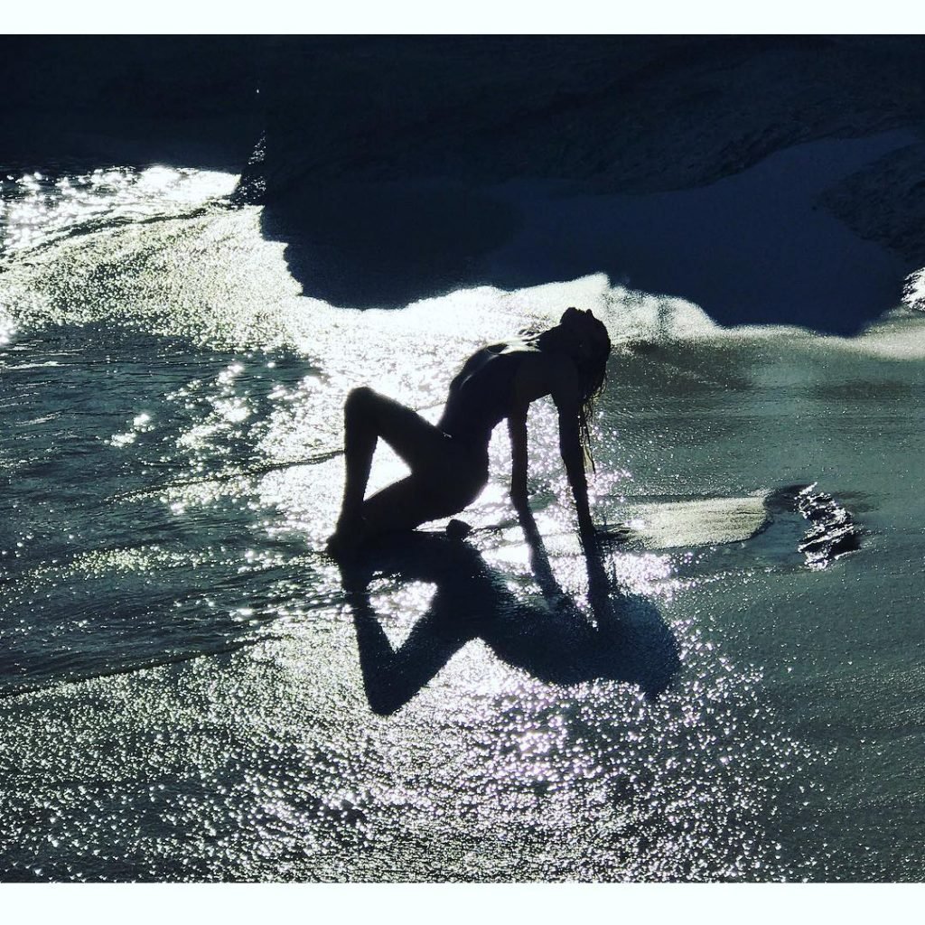 Candice Swanepoel Nude &amp; Sexy (6 New Photos)