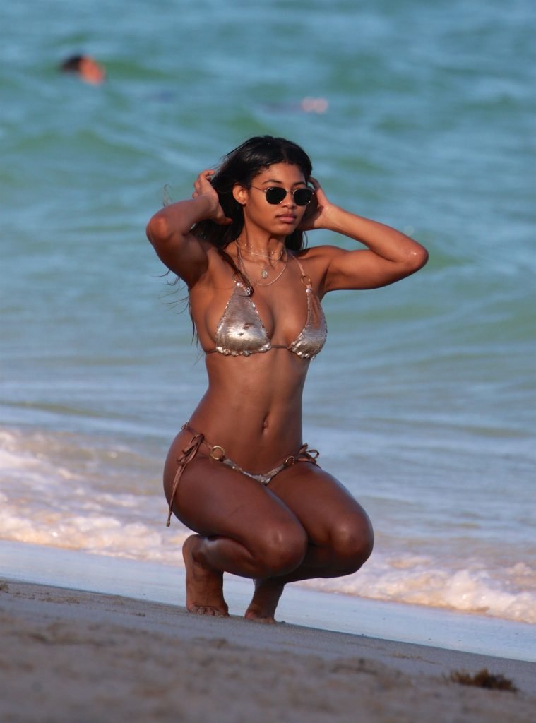 Danielle Herrington &amp; Raven Lyn Sexy (18 Photos)