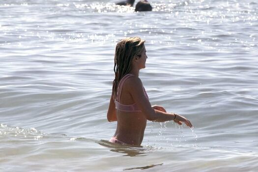 Lindsay Arnold / lindsarnold / lindsayarnold Nude Leaks Photo 39