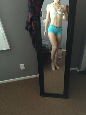 Mackenzie Lintz / madisonlintz Nude Leaks Photo 76