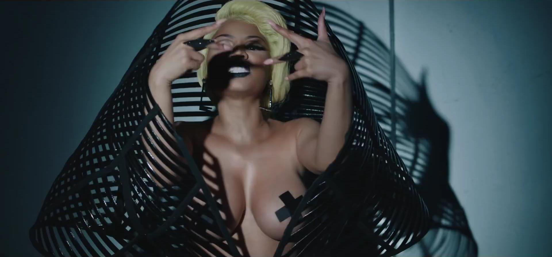 Nicki Minaj Naked