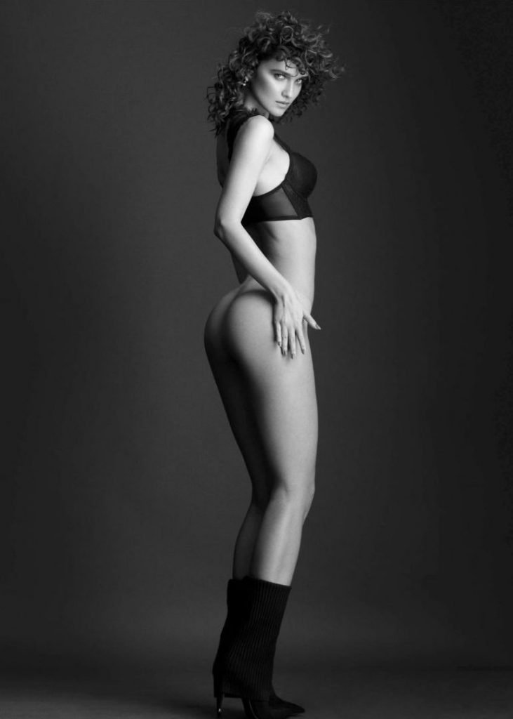Paula Bulczynska Nude &amp; Sexy (17 Photos)