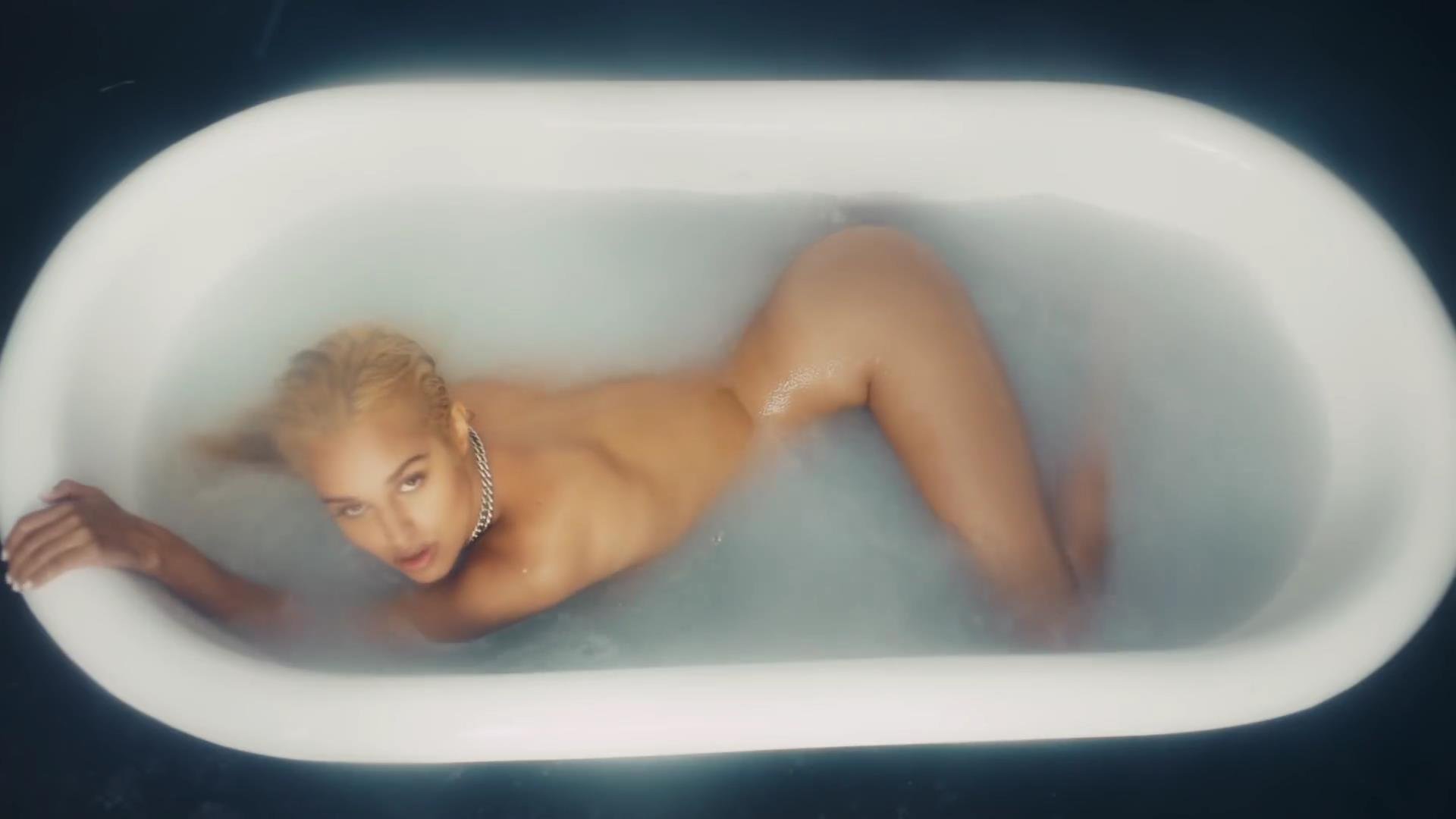 Tommy Genesis Nude & Sexy (36 Pics + Video) .