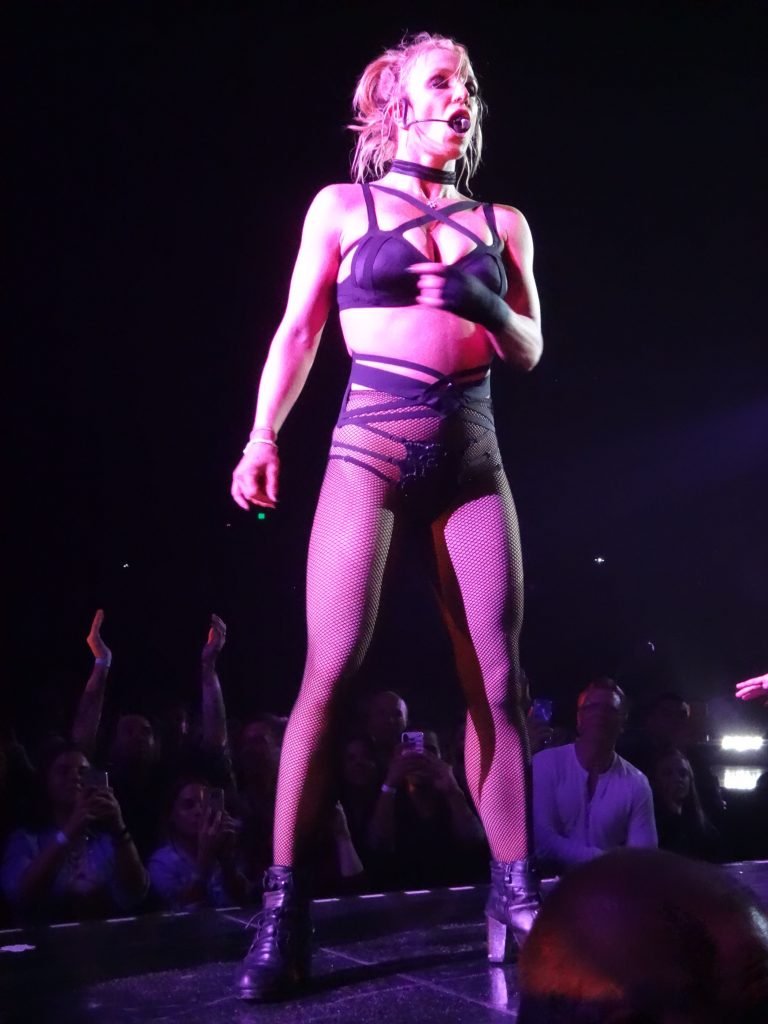 Britney Spears Sexy (33 Photos + Video)