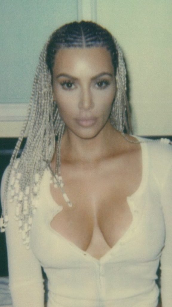 Kim Kardashian Sexy &amp; Topless (15 Photos)