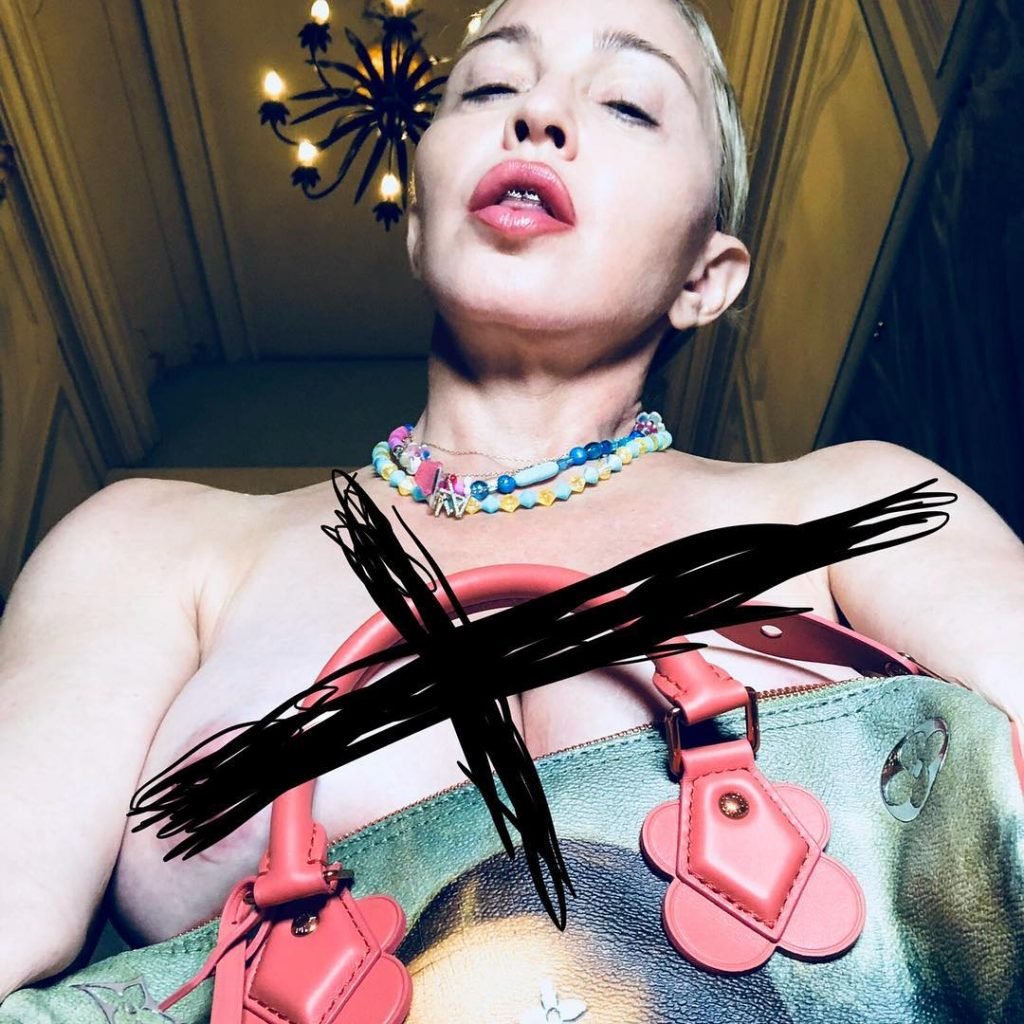 Madonna Topless (1 Photo)