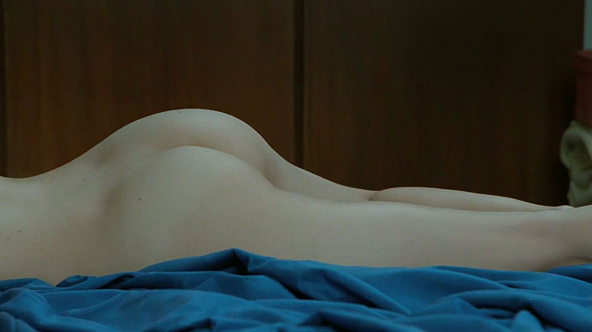 Check out some HQ screencaps and video of naked Stacy Martin from Le Redout...