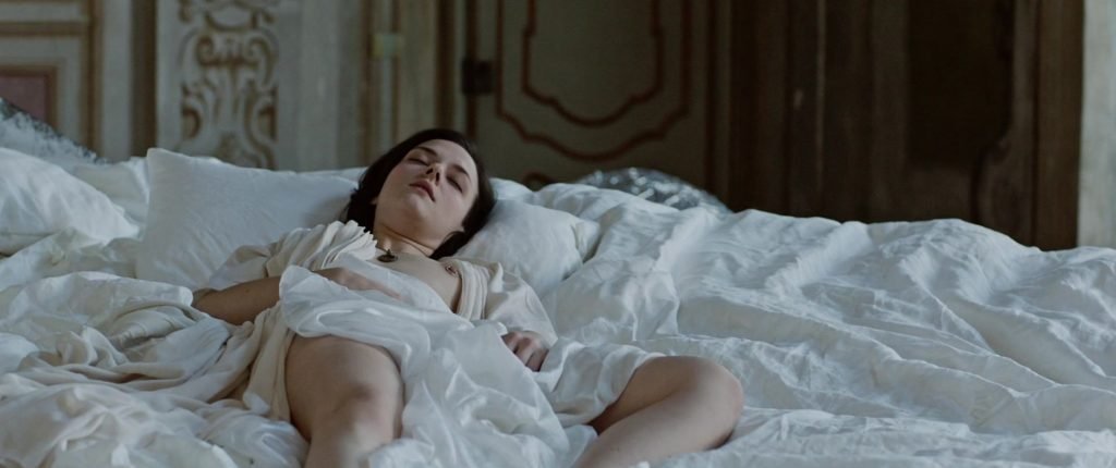 Analeigh Tipton, Marta Gastini, etc Nude – Compulsion (2016) HD 1080p