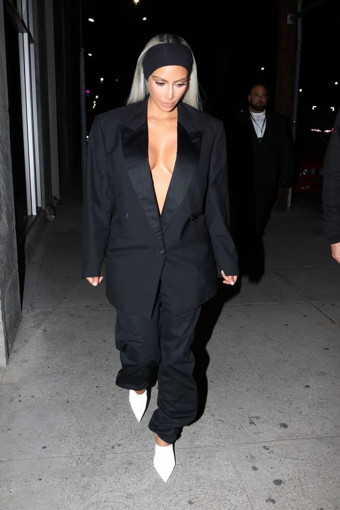 Kim Kardashian Braless (53 Photos)