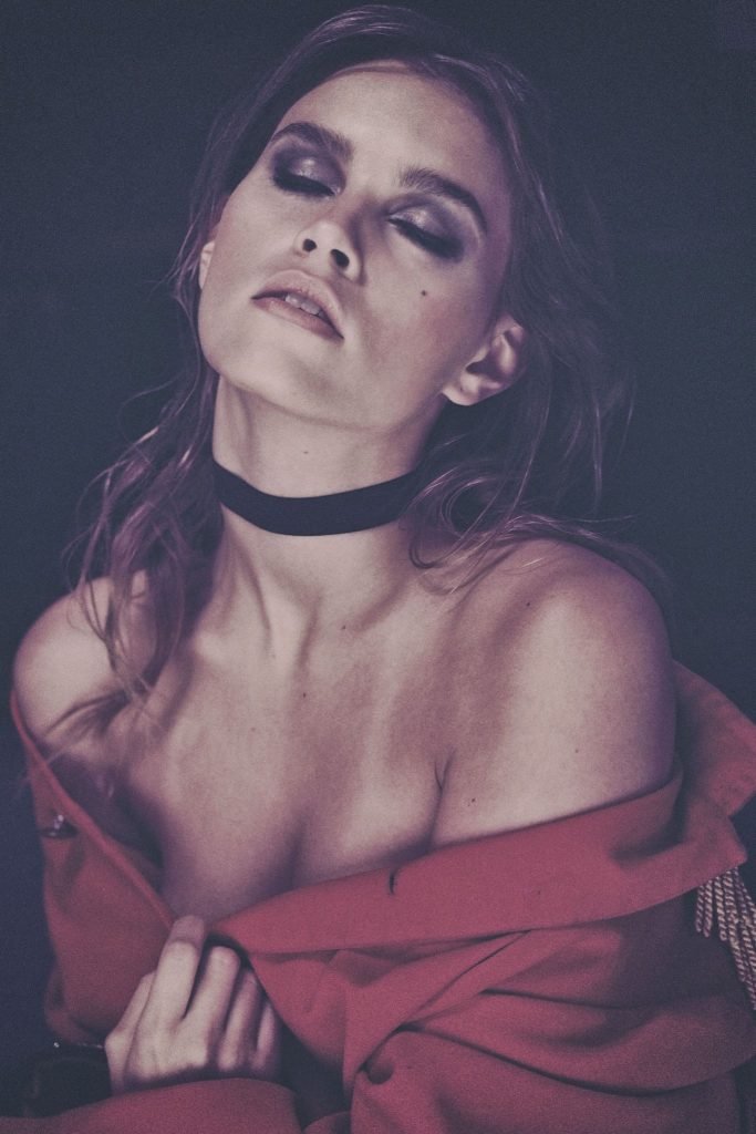 Olivia Aarnio Nude &amp; Sexy (17 Photos)