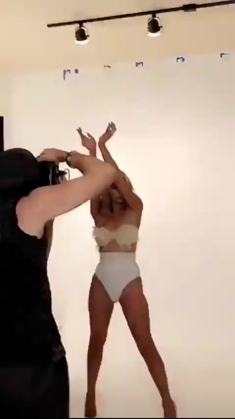 Paris Hilton Topless (56 Photos + Gif &amp; Videos)