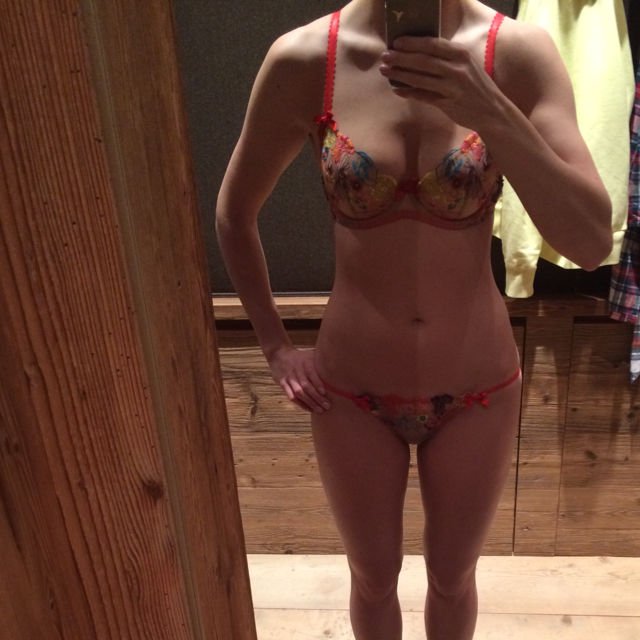 Susie Wolff Leaked The Fappening (10 Photos)