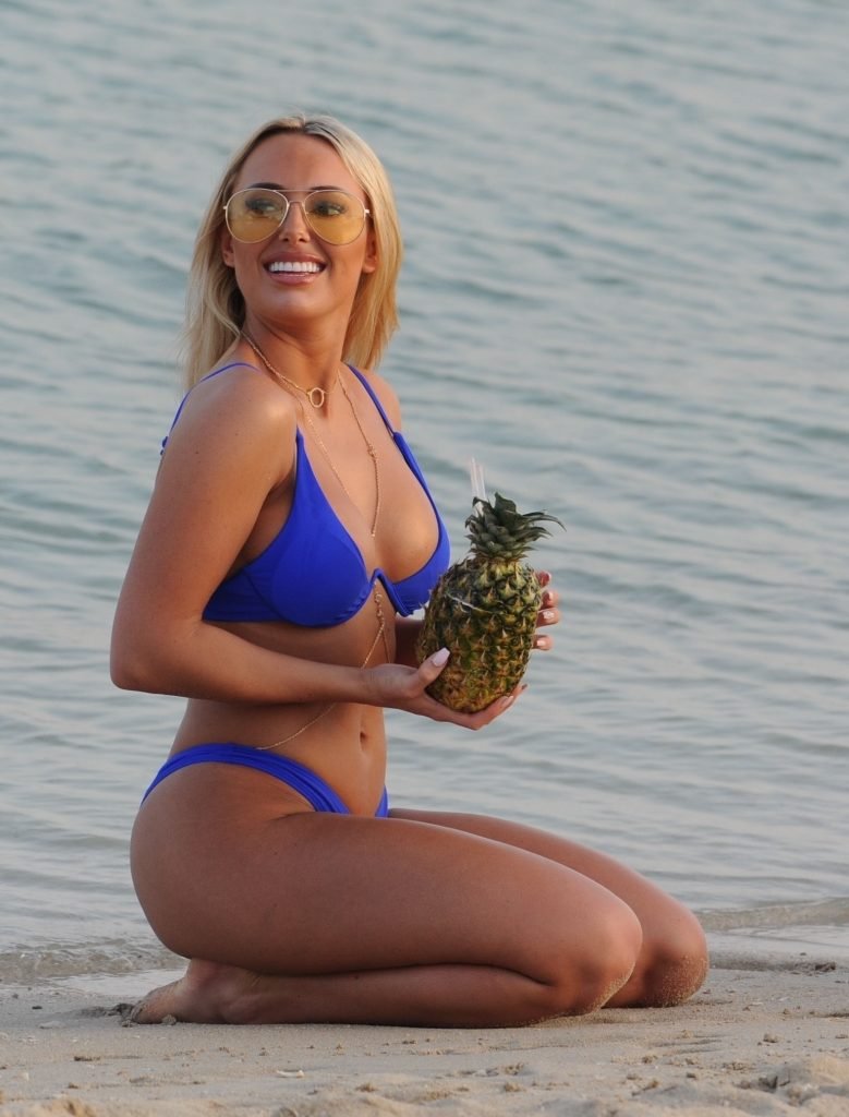 Amber Turner Shows Off Her Perfect Body (55 Photos + Gif)