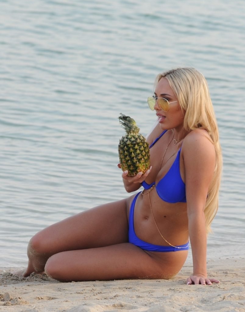 Amber Turner Shows Off Her Perfect Body (55 Photos + Gif)