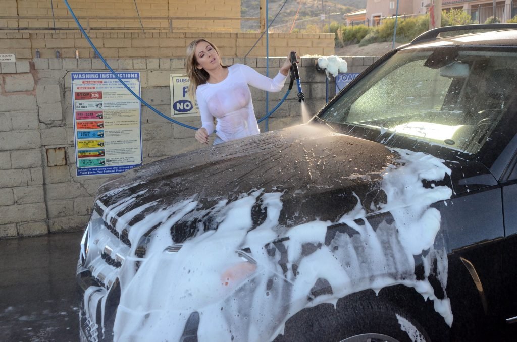 Ana Braga Gets Wet (40 Photos)