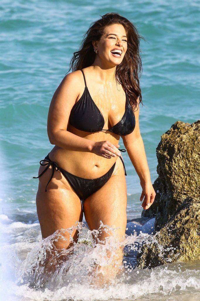 Ashley Graham Looks Like A Sexy Hippo (41 Photos)