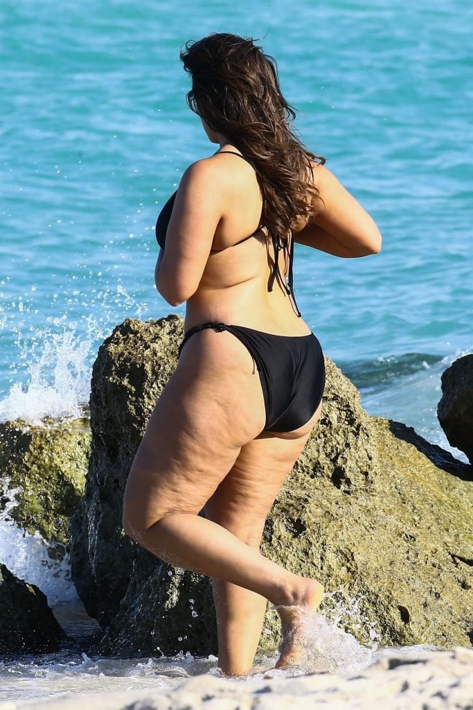 Ashley Graham Looks Like A Sexy Hippo (41 Photos)