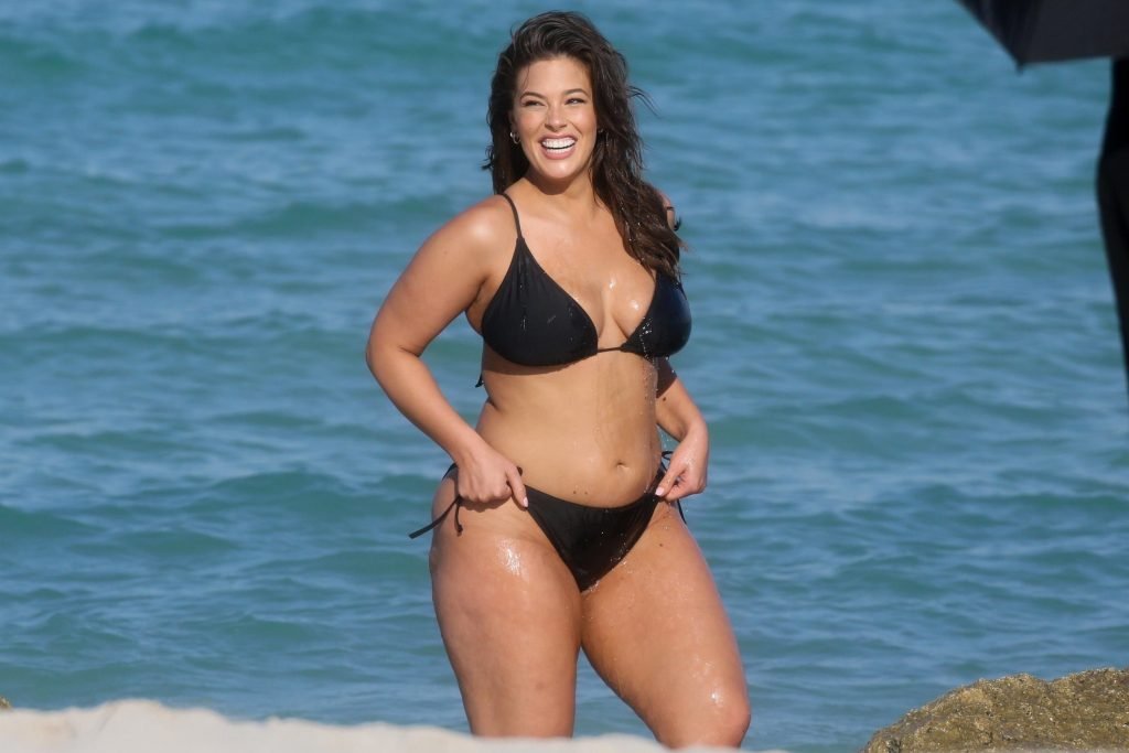 Ashley Graham Looks Like A Sexy Hippo (41 Photos)