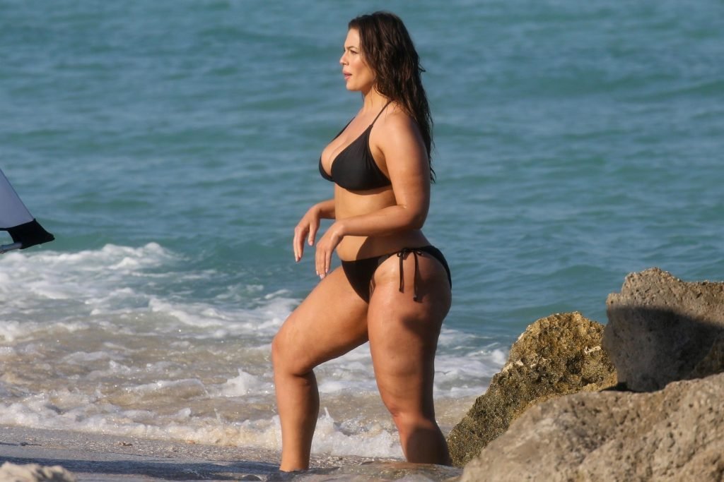 Ashley Graham Looks Like A Sexy Hippo (41 Photos)