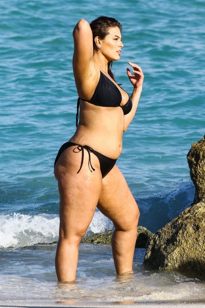 Ashley Graham Looks Like A Sexy Hippo (41 Photos)