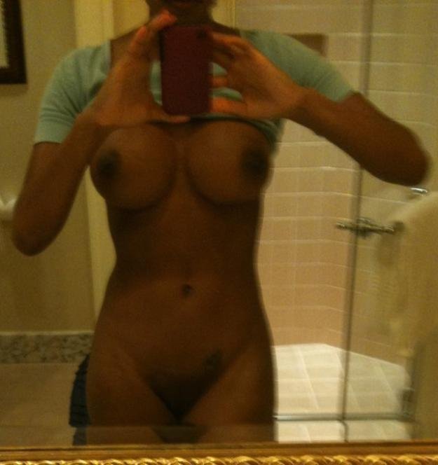 Brandi Rhodes Nude Leaked Fappening (5 Photos)