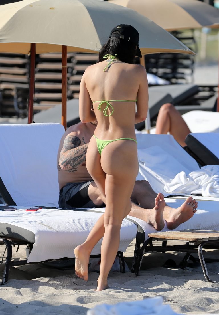 Bre Manziel Flaunts Her Booty In A Green Thong Bikini 28 Photos Thefappening