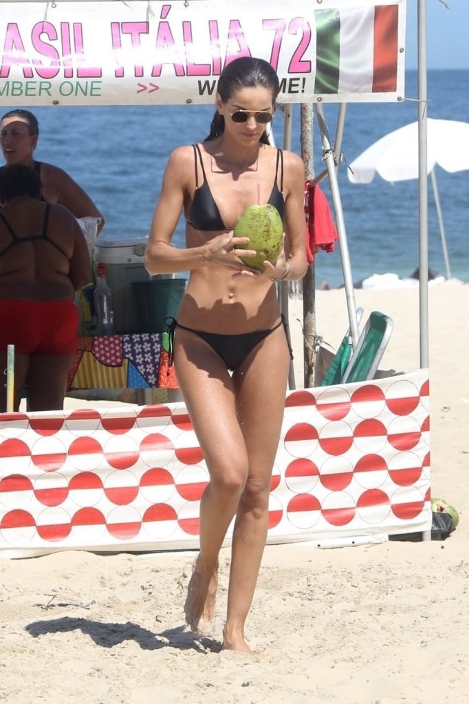 Izabel Goulart Shows Off Her Sexy Butt in Brazil (31 Photos)