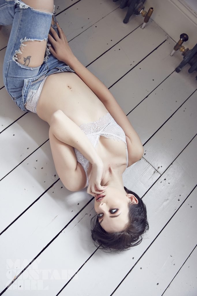 Mellisa Clarke Nude &amp; Sexy (40 Photos)