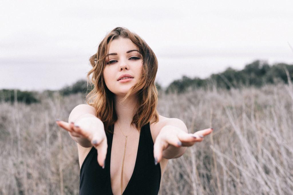 Sammi Hanratty Sexy (59 Photos + Gifs &amp; Videos)