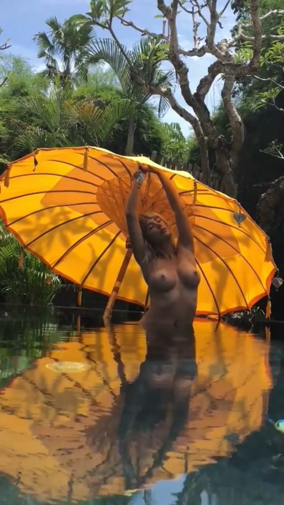 Sara Underwood Poses Naked (36 Pics + Gifs &amp; Video)