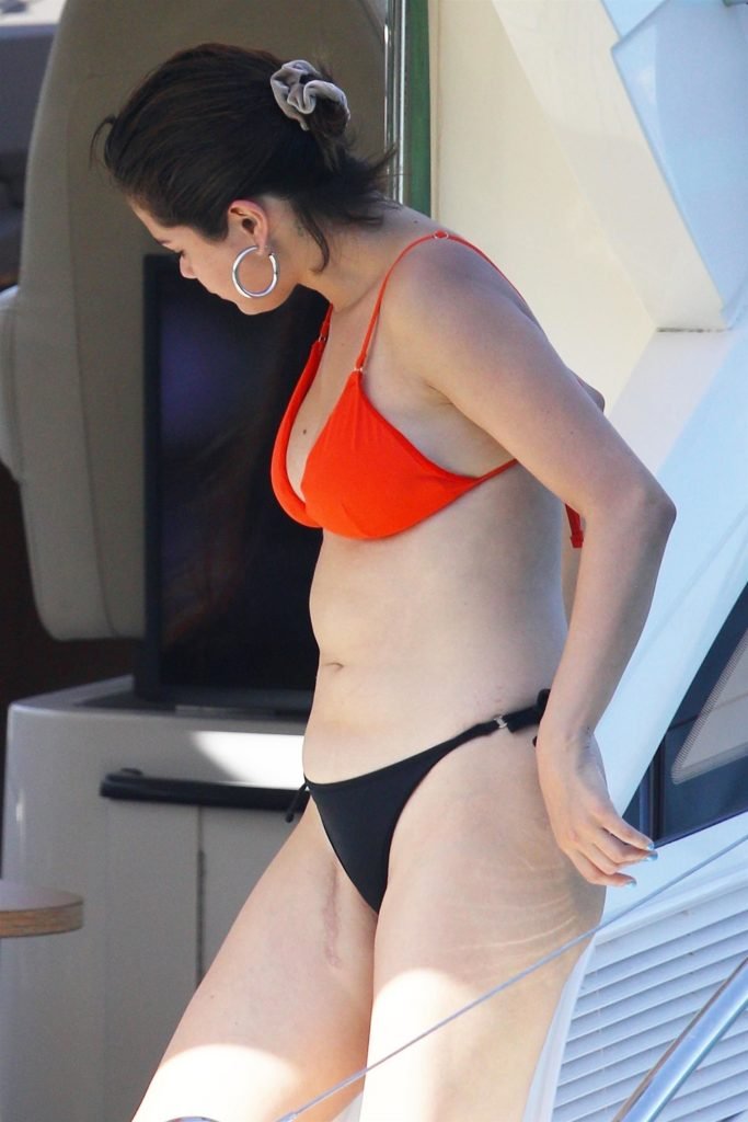 Selena Gomez Shows Off Her Sexy Cellulite Ass (95 Photos + Video &amp; Gifs)