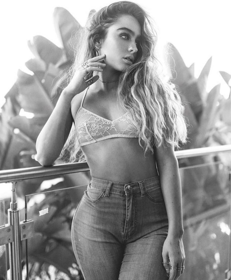 Sommer Ray Sexy (43 Pics + Gifs) .