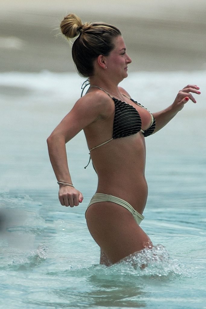 Zara Holland Shows Off Her Sexy Body On The Beach (28 Photos)