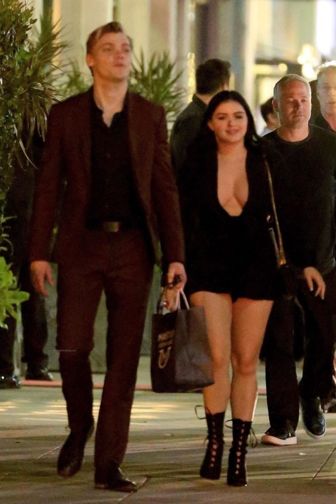 Ariel Winter Sexy (18 Photos + Video)