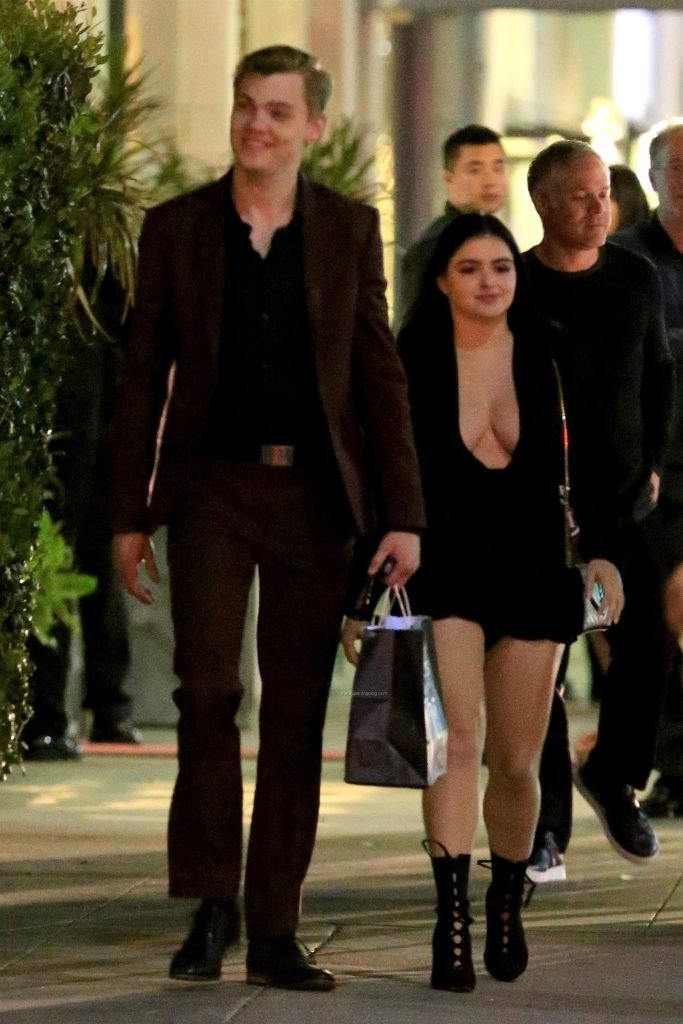 Ariel Winter Sexy (18 Photos + Video)