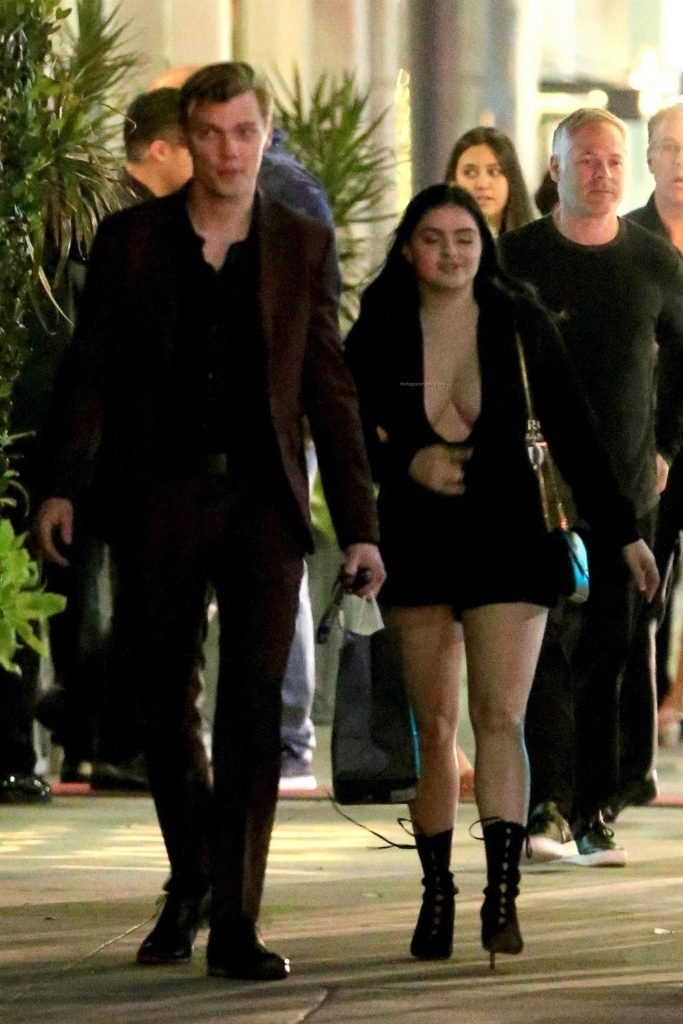 Ariel Winter Sexy (18 Photos + Video)