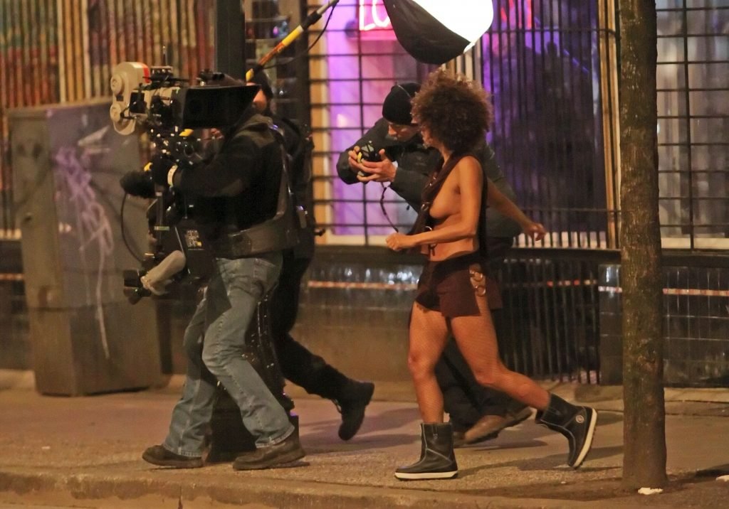 Halle Berry Topless (18 Photos + Video)