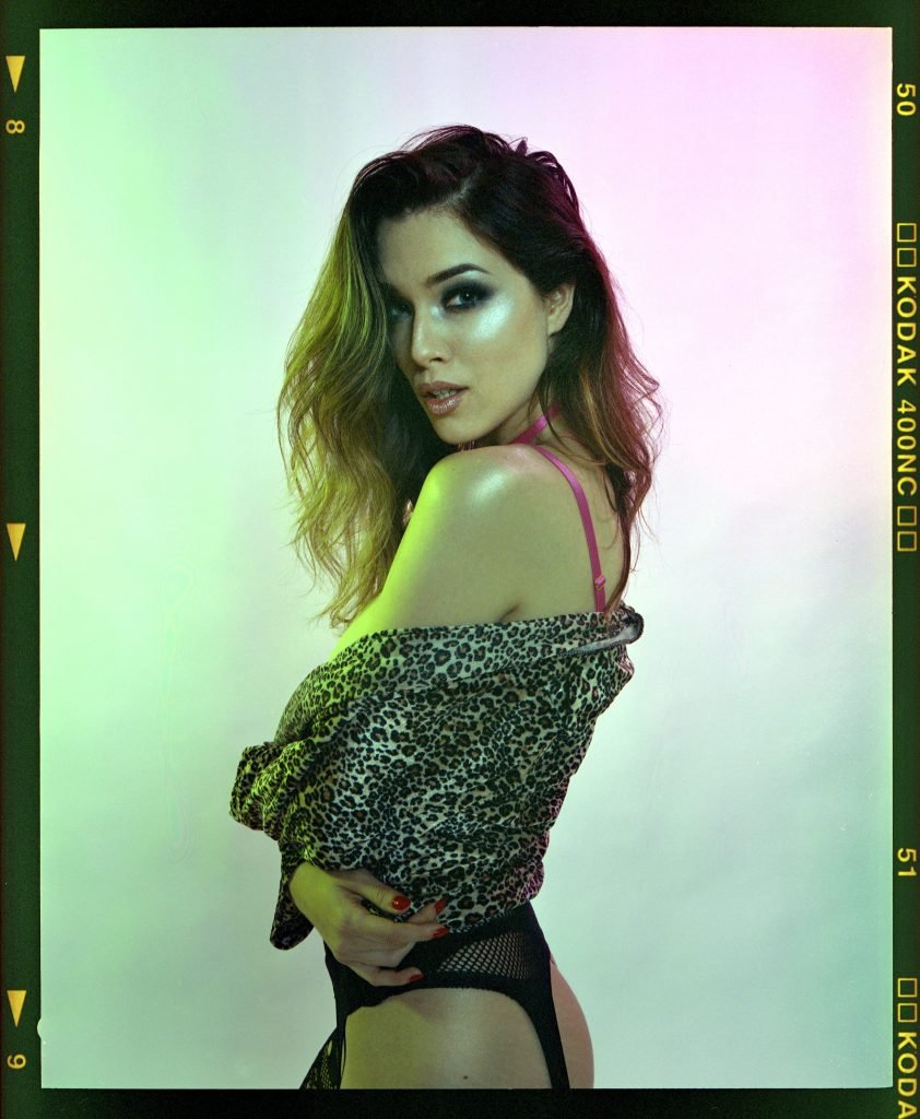 Lauren Summer Nude &amp; Sexy (45 Photos)