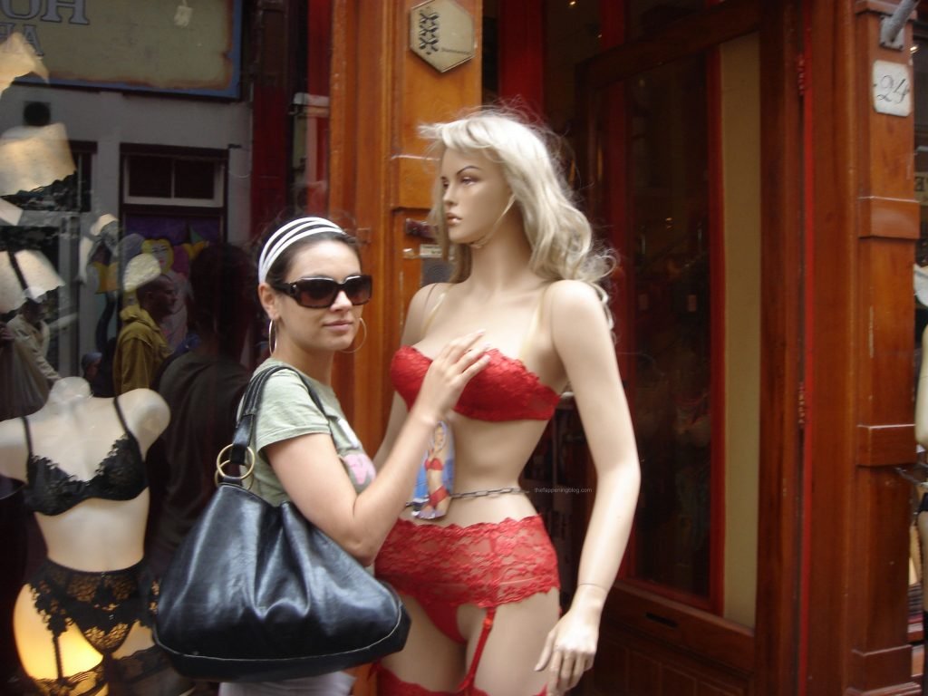 Mila Kunis Sexy Leaked Fappening (25 Photos)