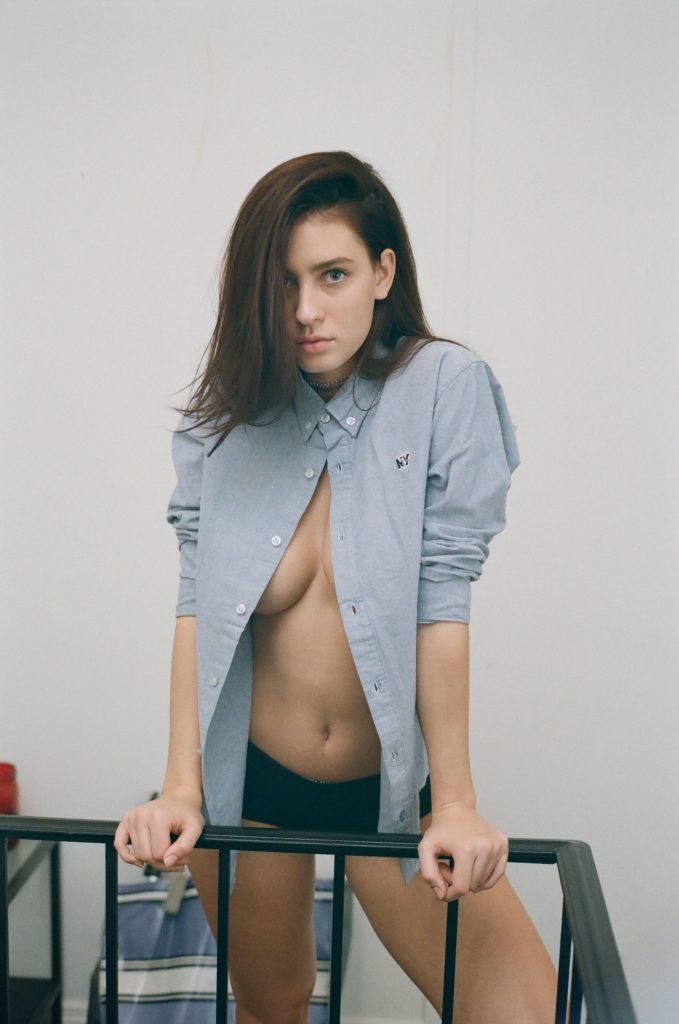 Olivia Norella Sexy &amp; Topless (20 Photos)